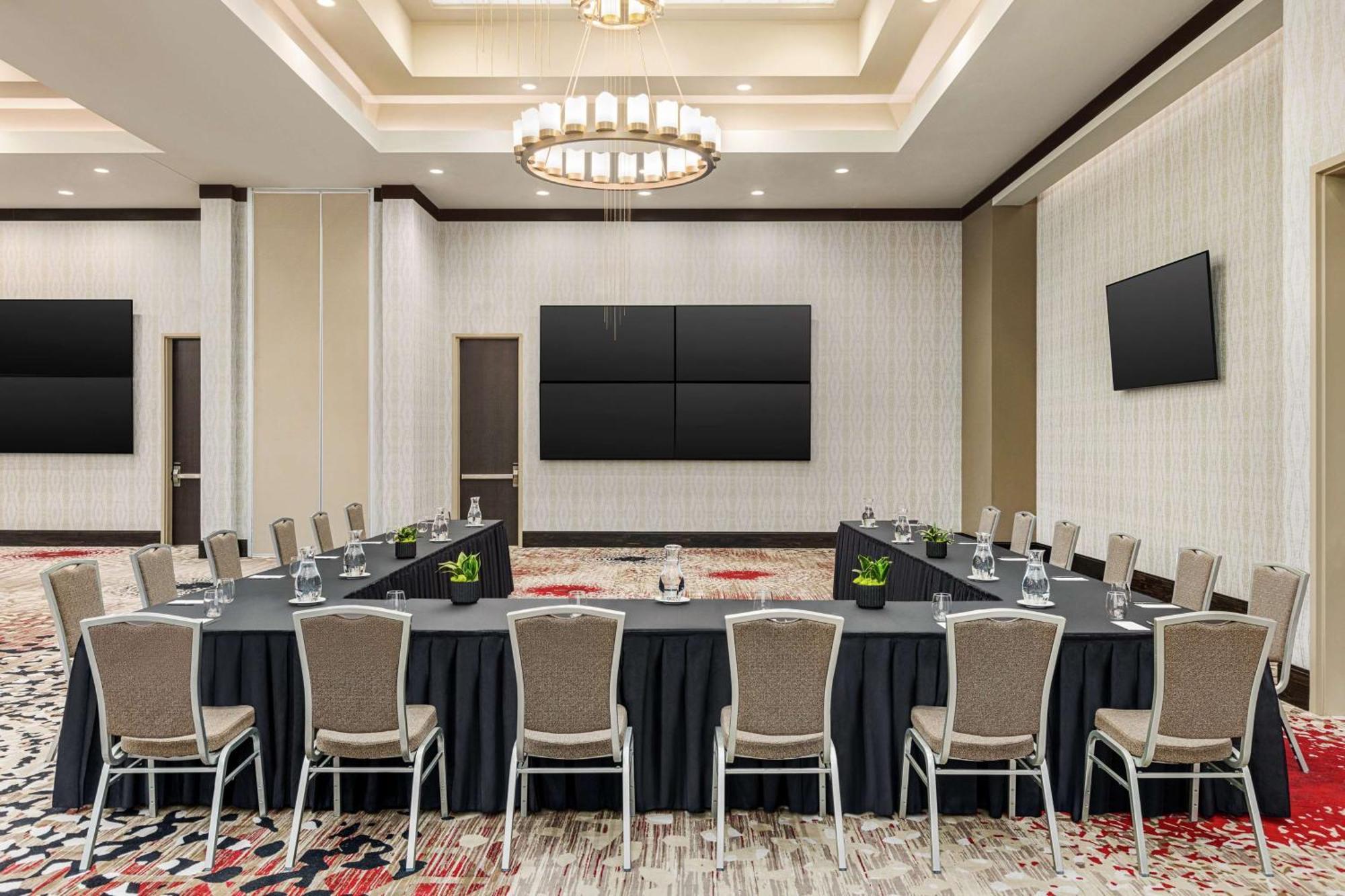 Hotel Embassy By Hilton Round Rock