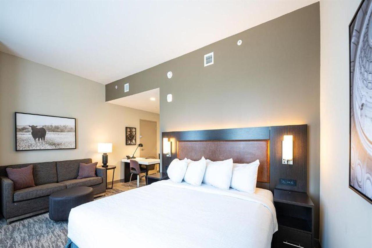 Embassy By Hilton Hotel 4*