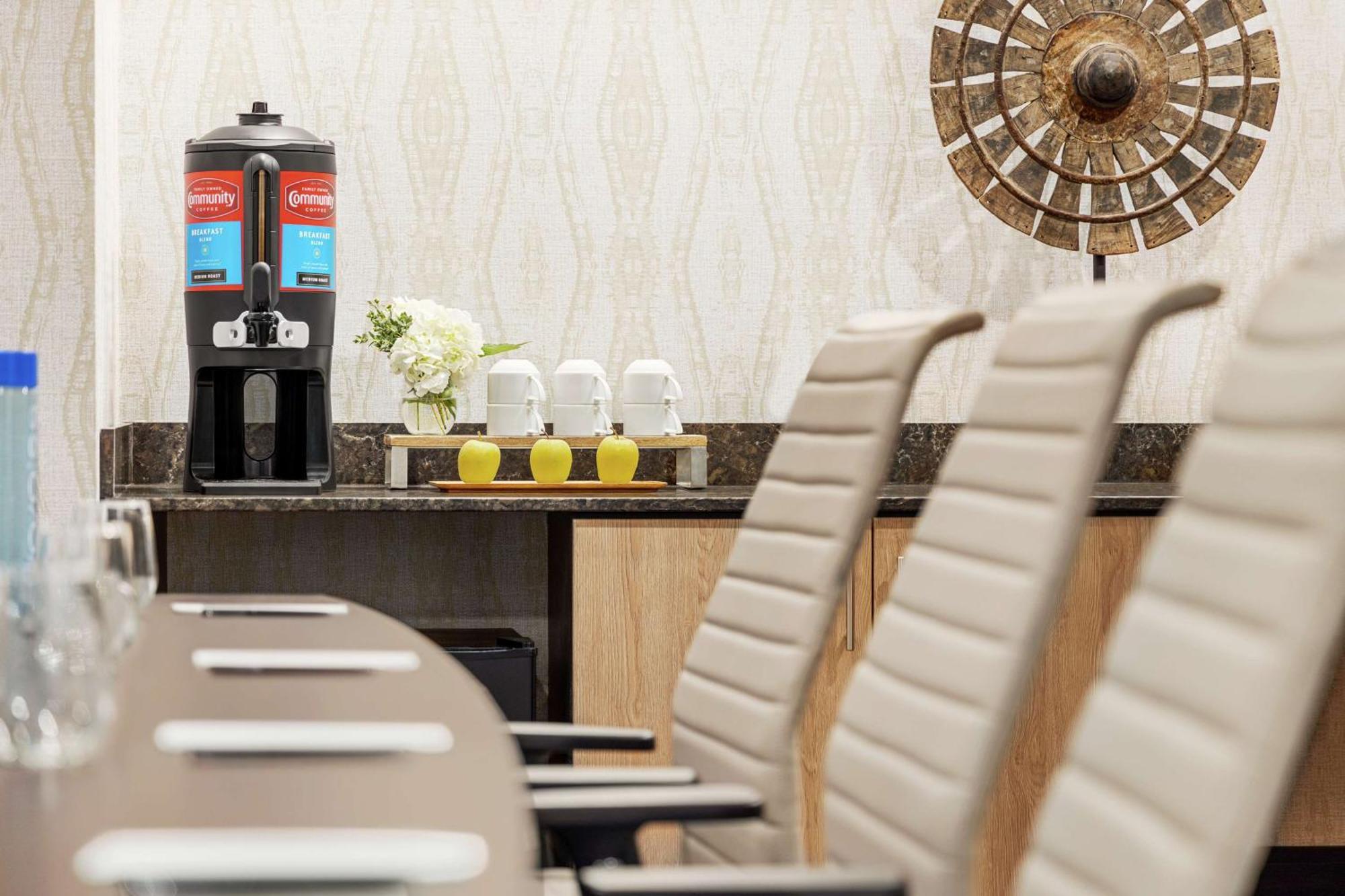 Hotel Embassy By Hilton 4*