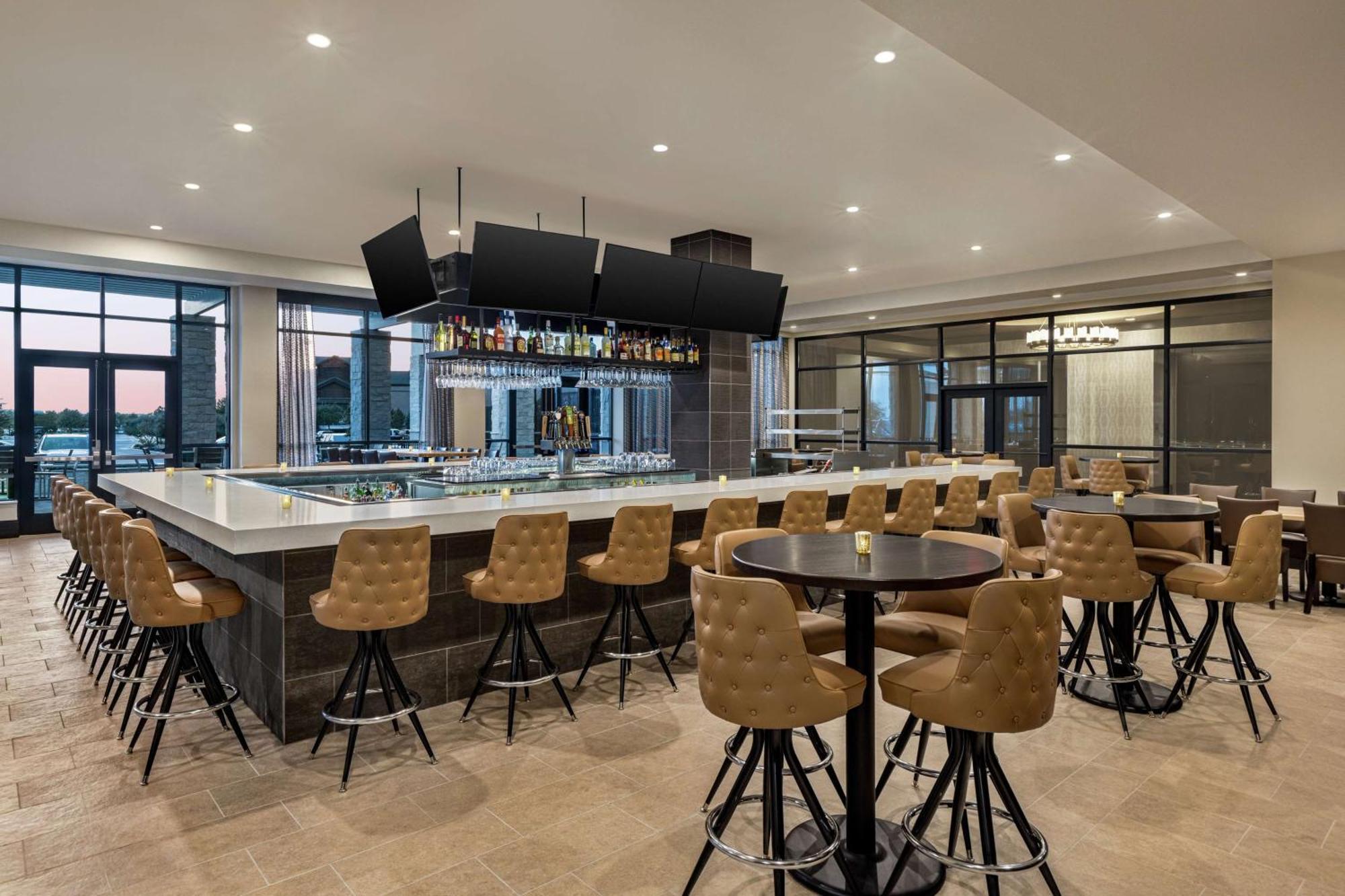 Hotel Embassy By Hilton 4*