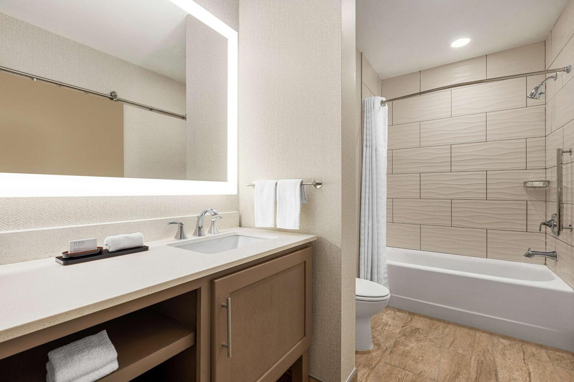 Hotel Embassy By Hilton 4*